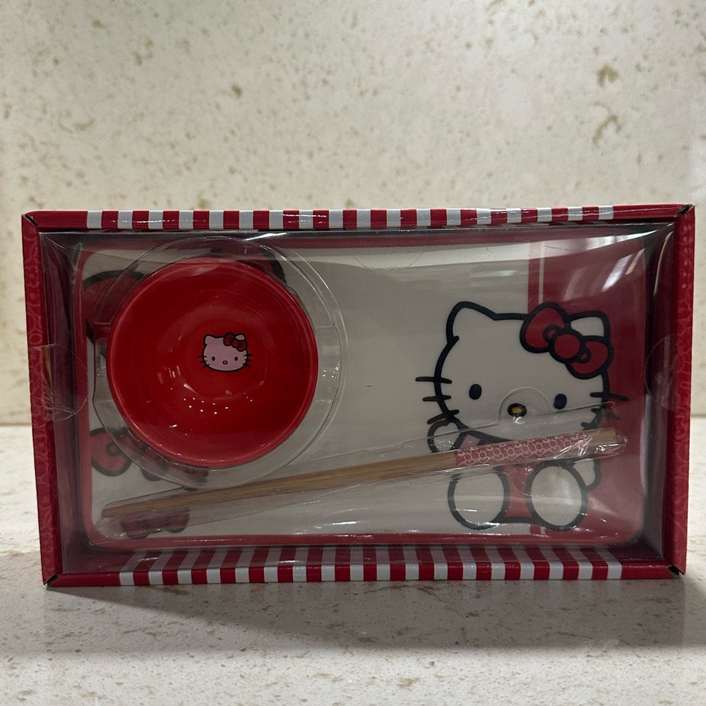 Hello Kitty x Sanrio 3 Piece Ceramic Sushi Set *BNWT*